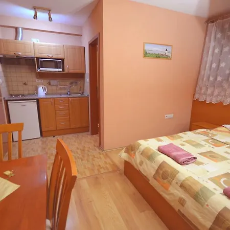 Apartamento Best Ii. Bešeňová
